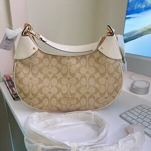 coach Mara Hobo In Signature Canvas ci791